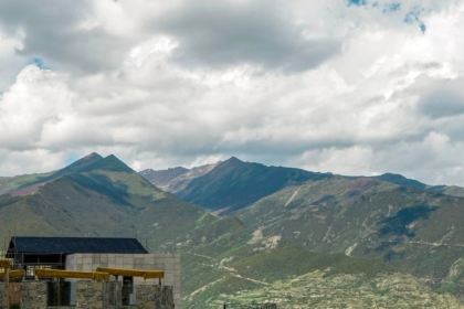 四姑娘山·天空之城悬崖酒店·云端餐厅
