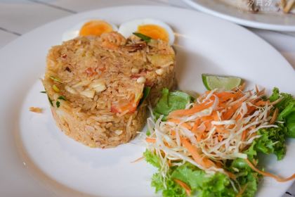 Oasis Bar & Restaurant