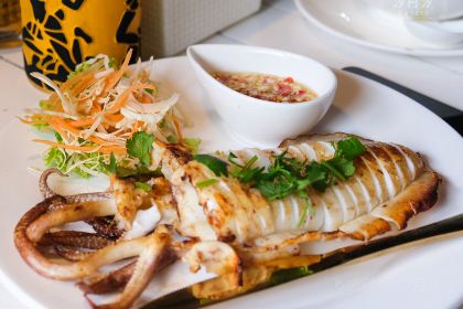 Oasis Bar & Restaurant