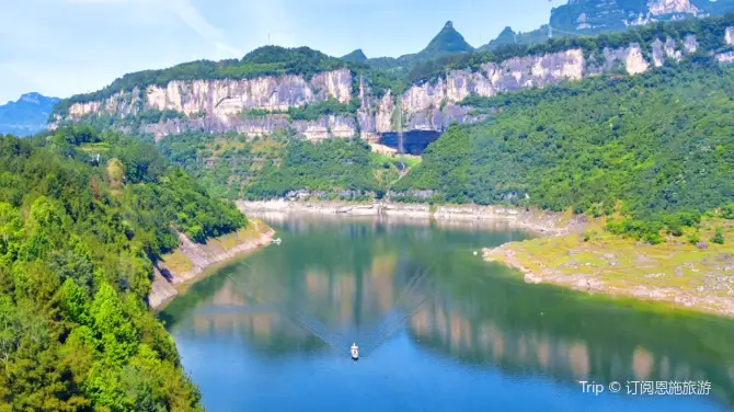 恩施大清江紅花峯林景區