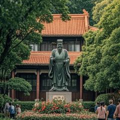 TONG QING LOU User Photo