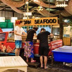 Amporn Seafood Buffet User Photo