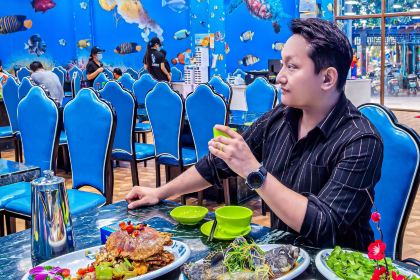 小海豚海鲜广场(清水湾店)