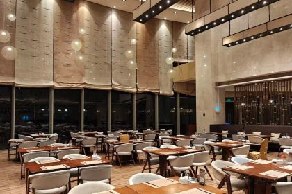 安顺百灵希尔顿逸林酒店·“OPEN”全日制餐厅