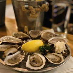 Tide and Vine Oyster House 여행 사진