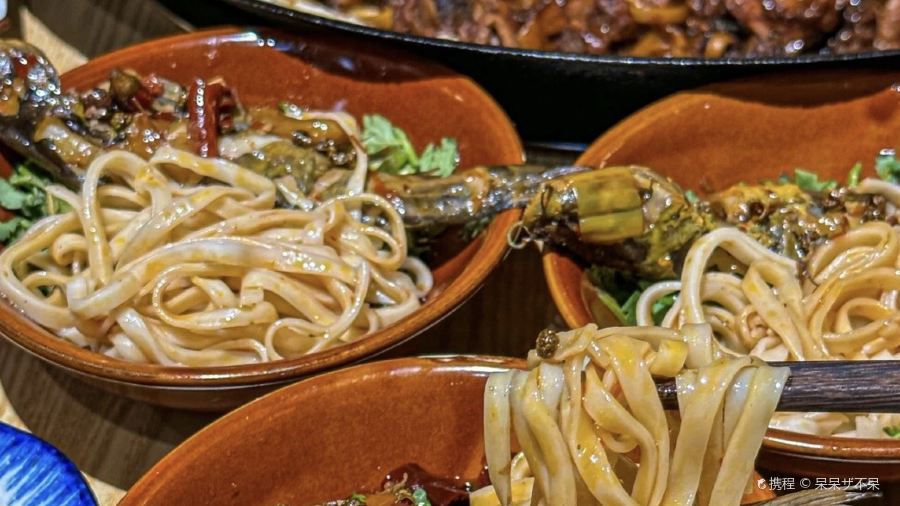 皖北巫氏三胖地锅鸡(庐江店)