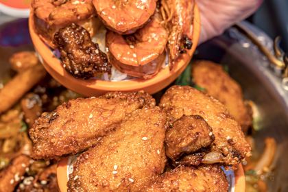 猴子山下麻辣香锅店(锡尼街店)