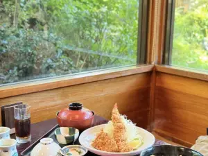 Restaurant in Green Environment Kazumura Main Store