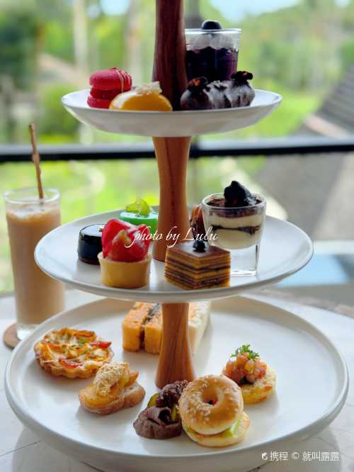 The Ritz-Carlton Lounge & Bar