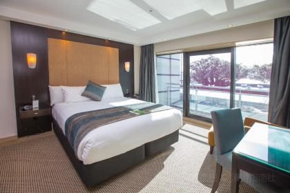 One80o Restaurant & Lounge Bar