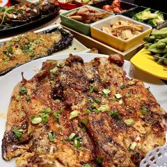 钱锋炭缸烧烤·海鲜·宵夜(华龙道店) 여행 사진