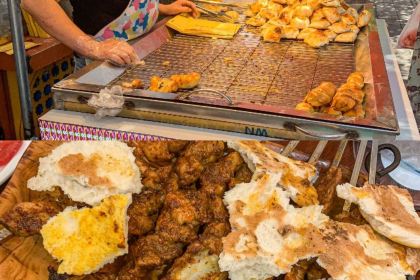 伊犁奶茶馆(领馆巷店)