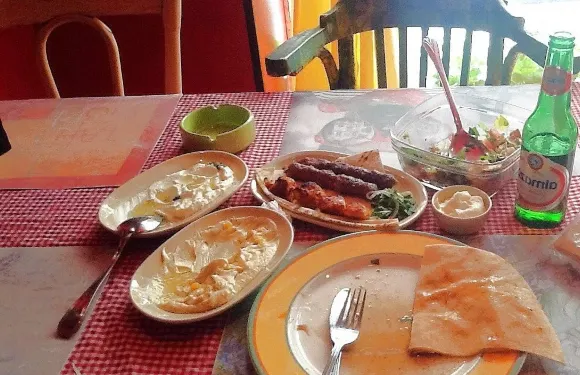 Three Tables Restaurant