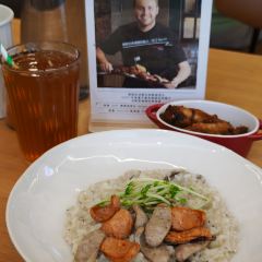 Gebrwurst xiangchangxiongdi·deguoxiangchangpijiucanba (shidaitianjie) User Photo