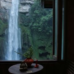 翁布悬崖瀑布咖啡 User Photo