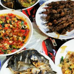 勐养夺命小串串烧烤(嘎龙烧烤城分店) User Photo