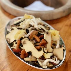 抚仙湖生态石锅鱼野生菌(告庄店) User Photo