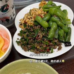 张元理卤鸡卷粉米线(小火车头店) User Photo