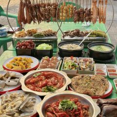 钱锋炭缸烧烤·海鲜·宵夜(华龙道店) 여행 사진