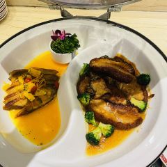 Howard Johnson Golden Land Hotel Chinese Restaurant User Photo