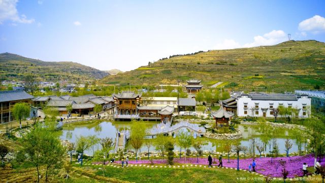 Suwan Folk Manor