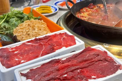 郭淑芬鲜切牛肉自助老火锅(云和店)