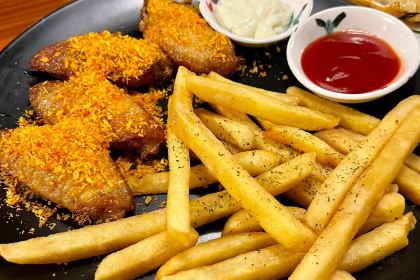 Little Charlie Restaurant