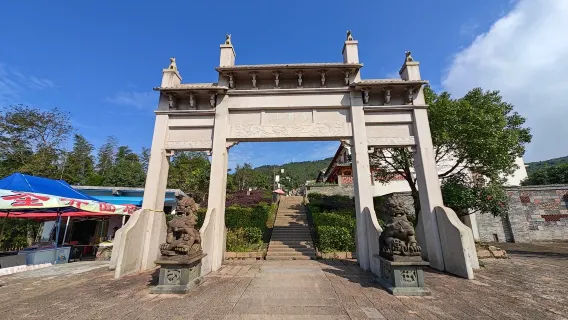 玩水避暑