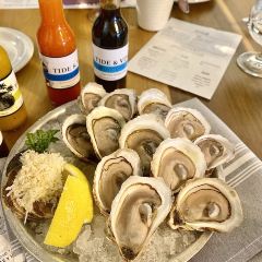 Tide and Vine Oyster House 여행 사진