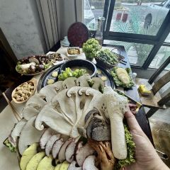 盐帮菌王府石锅鸡(鲁朗店) User Photo