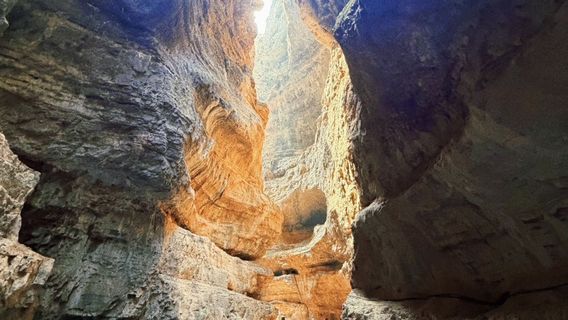 bai li xia feng jing lv you qu