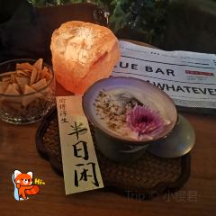 Blue whisky&cocktail User Photo