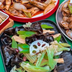 钱锋炭缸烧烤·海鲜·宵夜(华龙道店) 여행 사진