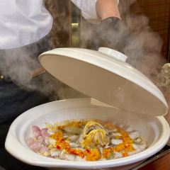 一品红养生汤煲(融汇温泉店) User Photo