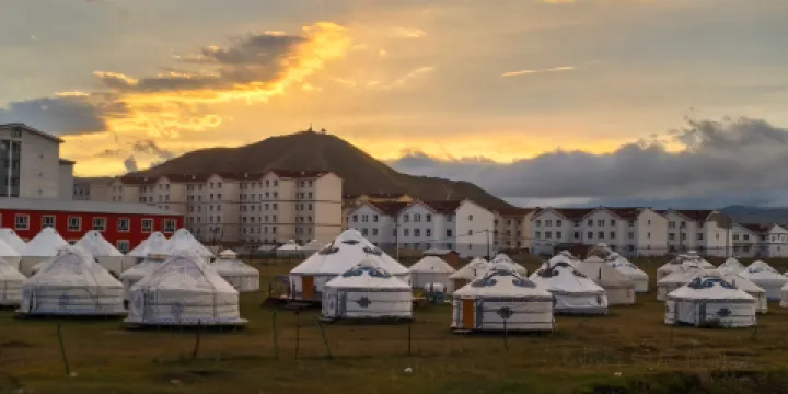 和靜野曠風情園農家樂