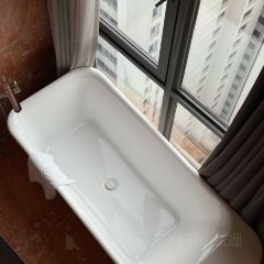 昆明喜舍清歡高空露台設計師飯店（昆明萬象城店）·歡BAR·高空泳池威士忌酒廊張用戶圖片