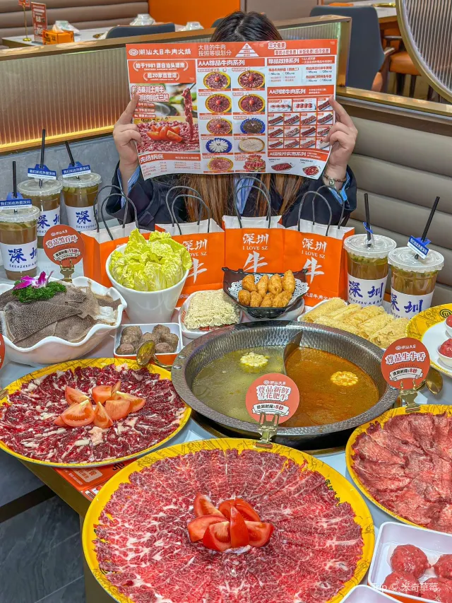 潮汕牛肉火鍋的現切牛肉片與手打牛丸
