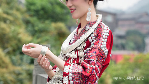Miao Costume Experience in Kaili