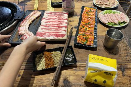 灌炙烧院子烤肉