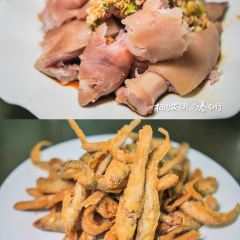 Huangcangyumalipingzhengzongmogu Chicken Restaurant 여행 사진
