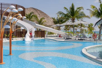 Suan Bua , Centara Ras Fushi Resort & Spa Maldives