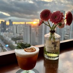 昆明喜舍清歡高空露台設計師飯店（昆明萬象城店）·歡BAR·高空泳池威士忌酒廊張用戶圖片