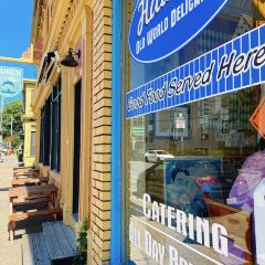 Hali Deli - Old World Delicatessen 여행 사진