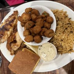 Vernon's Kuntry Katfish 여행 사진