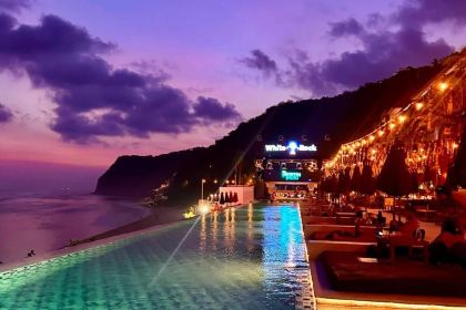 White Rock Beach Club