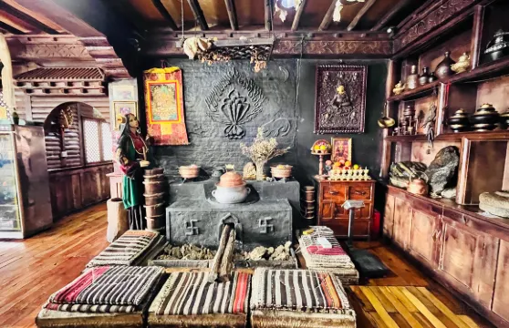 傳說理塘文化主題餐吧