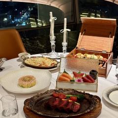 天空之城·全景旋转餐厅 User Photo