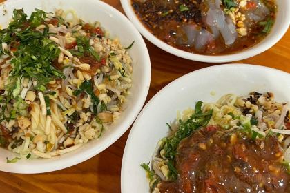 Mengziguoqiao Rice Noodles