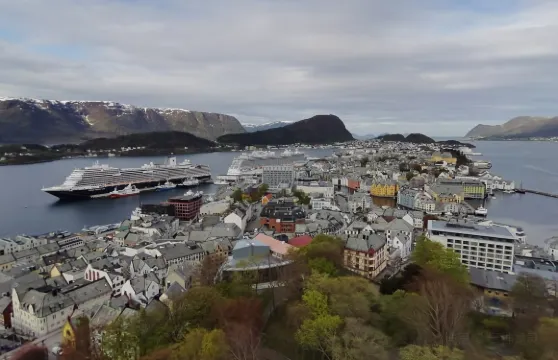 Orient Restaurant & Bar