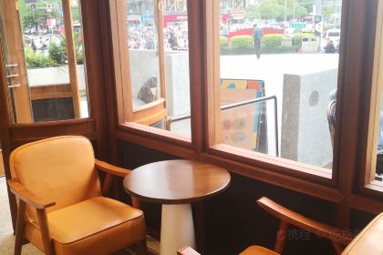 小猎犬面包公司(烟台山店)